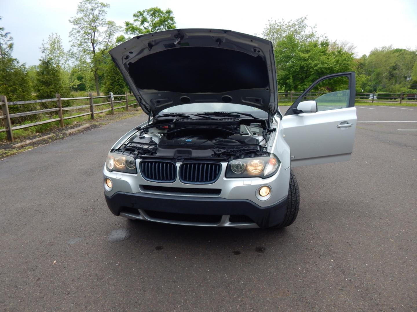 2009 Silver /Black Leather BMW X3 (WBXPC93499W) with an 3.0L 6 Cylinder engine, Automatic transmission, located at 6528 Lower York Road, New Hope, PA, 18938, (215) 862-9555, 40.358707, -74.977882 - Here we have a 2009 BMW X3 with a 3.0L 6 cylinder putting power to all four wheels via an automatic transmission. Options include: black leather, keyless entry, tilt steering wheel, cruise control, dual power seats, power windows/locks/mirrors, AM/FM/CD radio, 18 inch alloy wheels, power moonroof, r - Photo#22